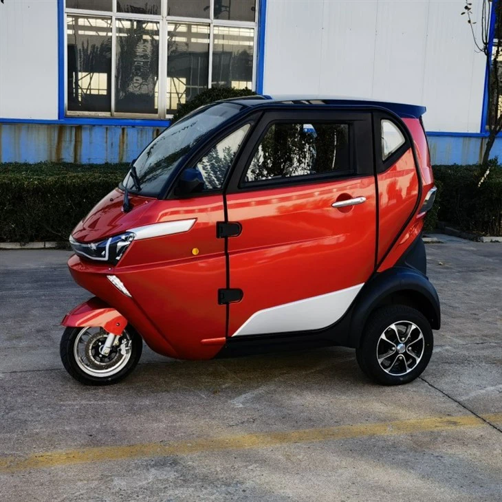 Low Price Chinese Low Speed Electric Passenger Car With EEC COC Certificate